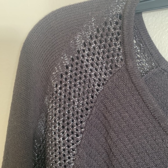 Long sleeve crew neck tribal sweater with silver metallic-like new condition - Picture 6 of 6